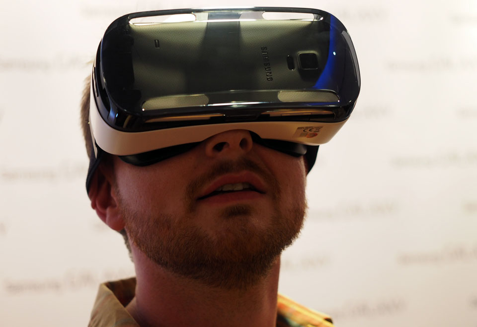 Samsung and Oculus partner to create Gear VR, a virtual reality headset that uses the Note 4 (hands-on)