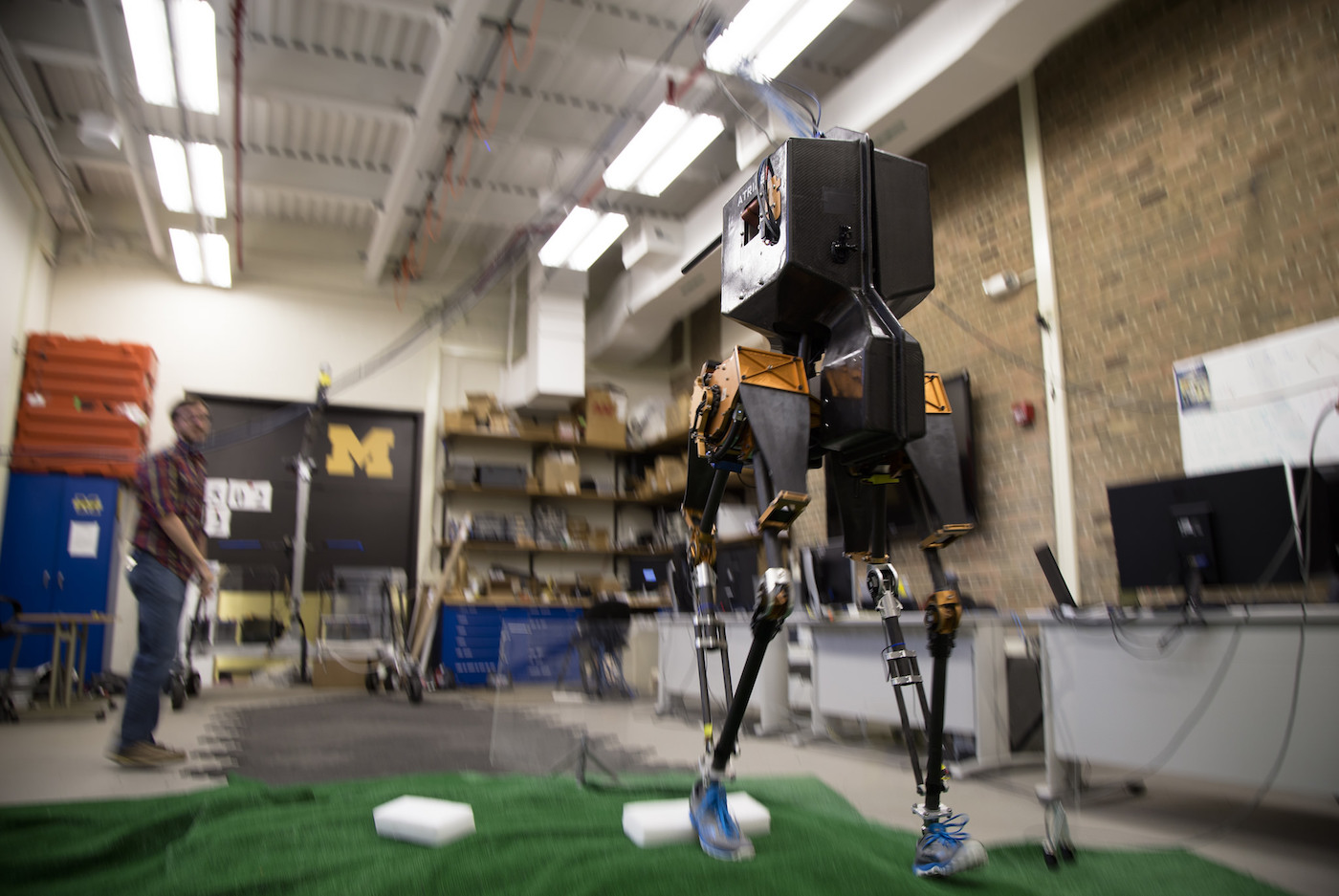 U of M&#039;s Marlo robot uses algorithms to conquer uneven terrain