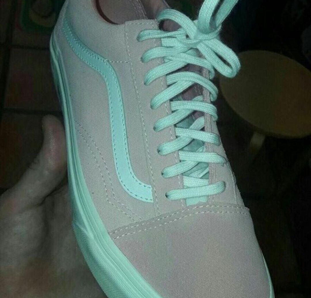 zapatillas-gris-azul-rosa-blanca.jpg