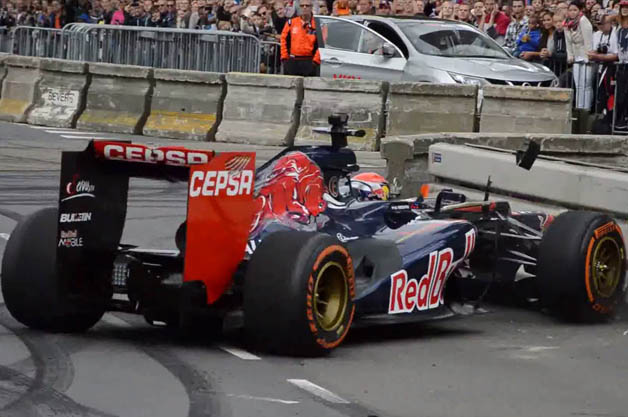 Max Verstappen crash