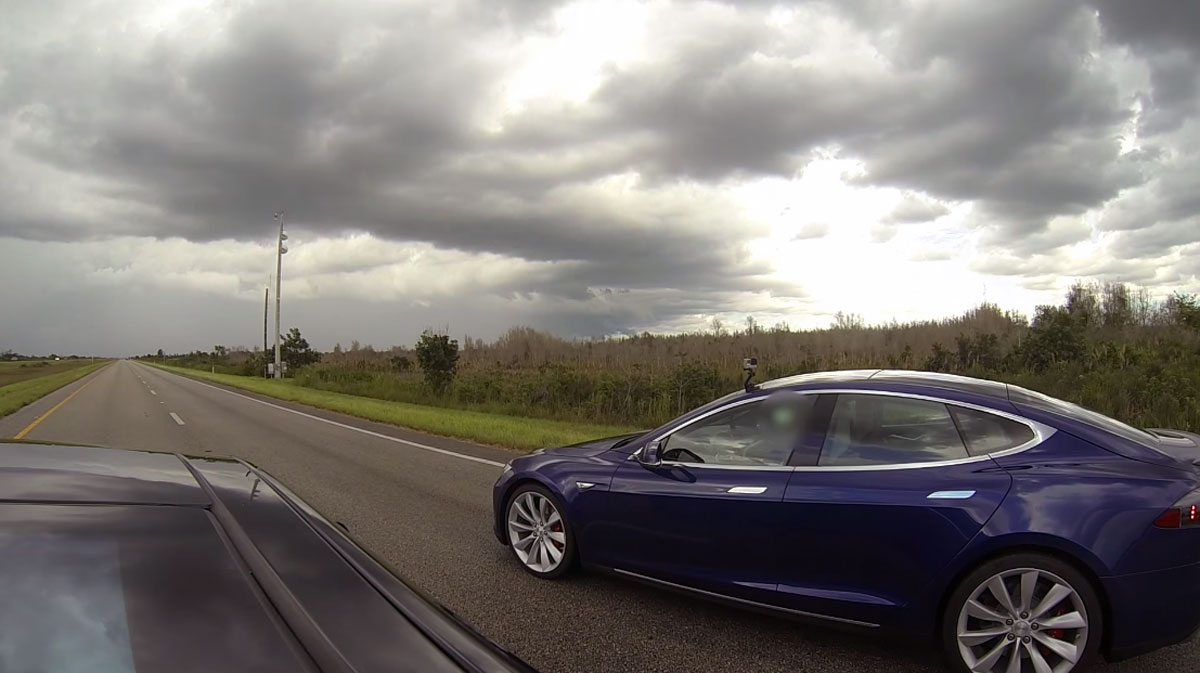 tesla-model-s-insane-ludicrous-drag-race_thumbnail.jpg