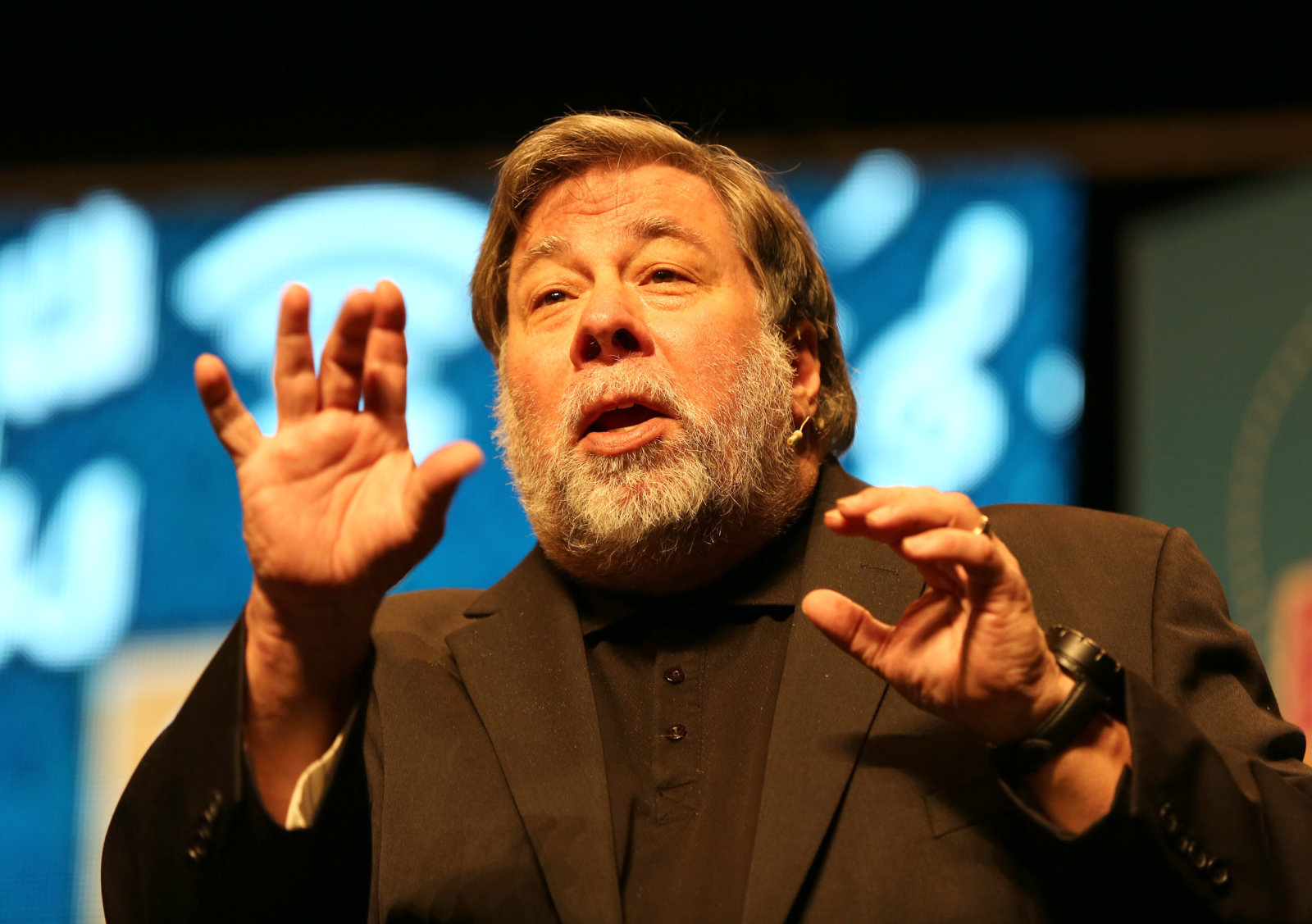 Steve Wozniak, the co-founder of a US technology giant Apple which used its Irish subsidiaries to lower its tax bill, speaking at the Millennium forum in Londonderry has said big corporations should be treated the same as the &quot;little guy&quot;.