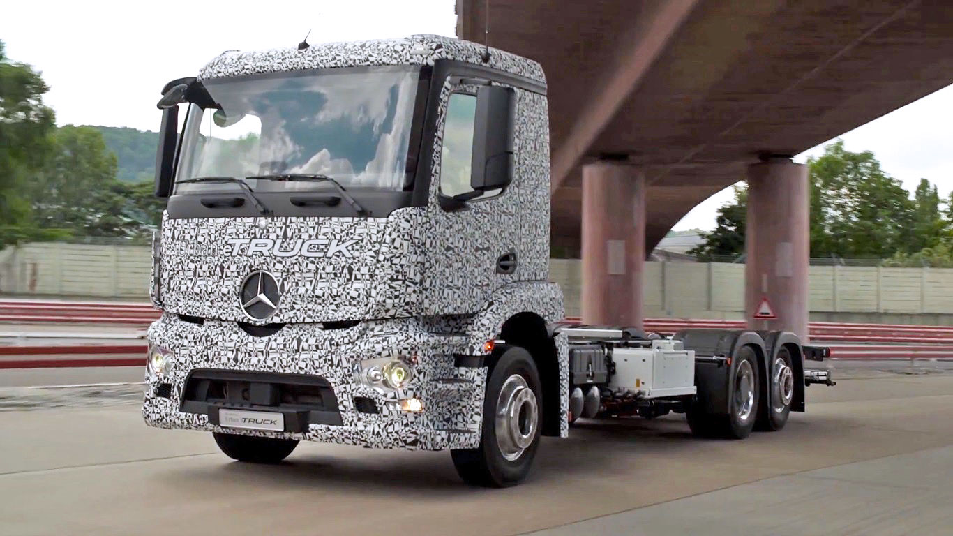 photo of Mercedes unveils world's first completely electric semi truck image