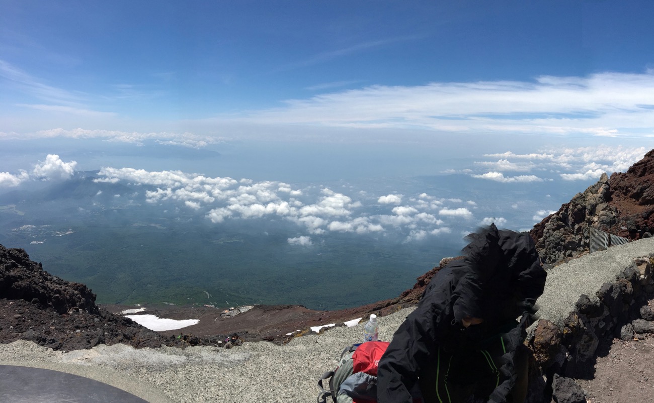 富士山顶が「圏外」にならないワケ。ソフトバ