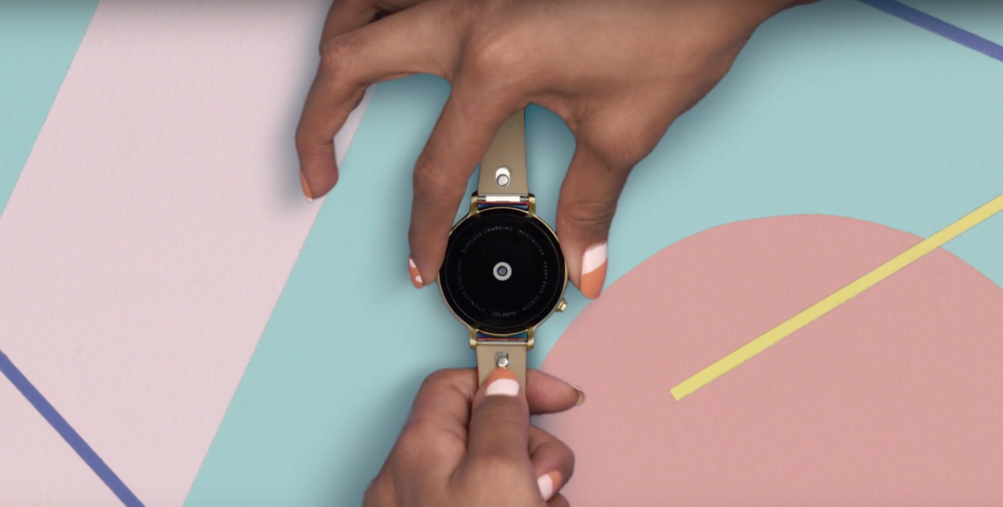 Google&#039;s Mode Android Wear bands snap on for easy changes