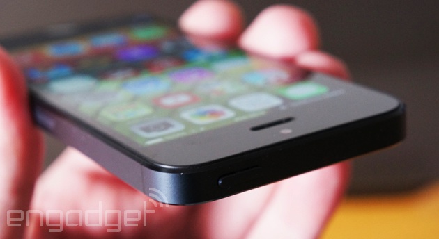 Apple will replace your iPhone 5&#039;s faulty power button for free
