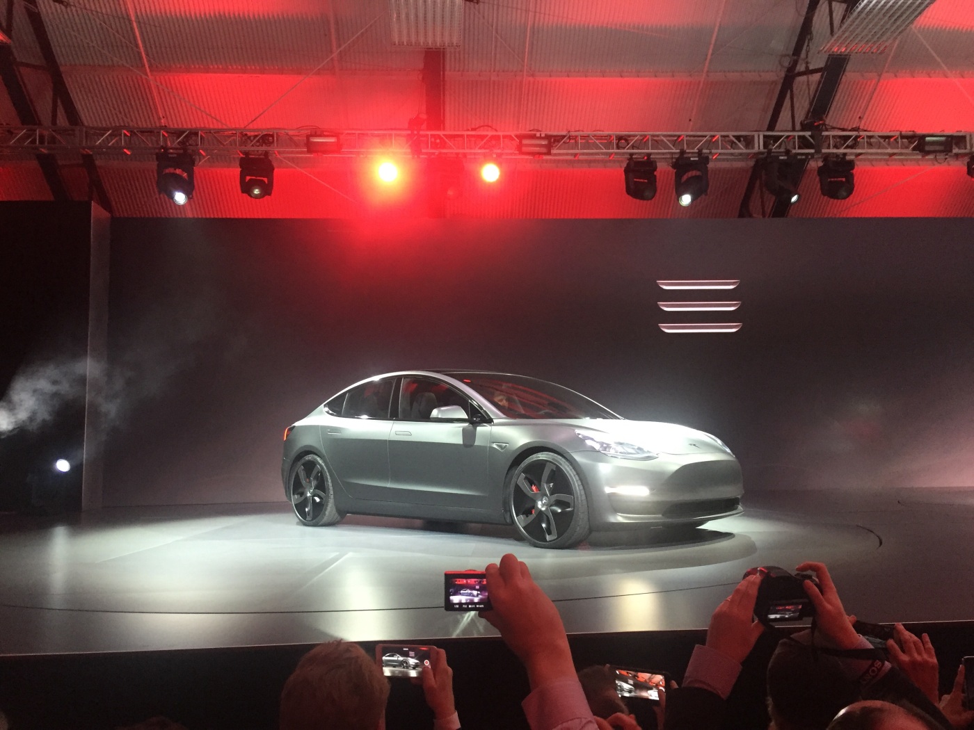 Tesla unveils its $35,000 Model 3