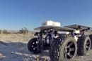 人が嫌いな非社交的ロボット Shybot。人目逃れ砂漠を放浪した1週間の記録をアートイベントで公開へ