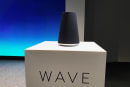 LINEのAIスピーカーClova WAVE、正式版が1万2800円で発売。グーグルとの違いは？