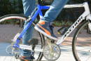 スマホも充電できる自転車用USB発電機がサンコーから。ペダルを漕ぐだけで発電、出力は5V/500mA