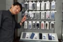 Galaxy Note8一色の韓国ショップでサムスン純正アクセサリを漁る：山根博士のスマホよもやま話