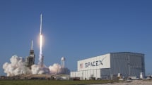 SpaceX、リサイクル成功のFalcon 9から約7億円のノーズ部も回収。イーロン・マスクはロケット全部再利用にも興味