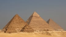 宇宙線による透視でクフ王のピラミッドに秘密の空間を発見。全長30m、新たな大回廊か