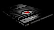 プロ用カメラメーカーのRED、ホログラフィックディスプレイ搭載スマートフォン「Hydrogen One」発表