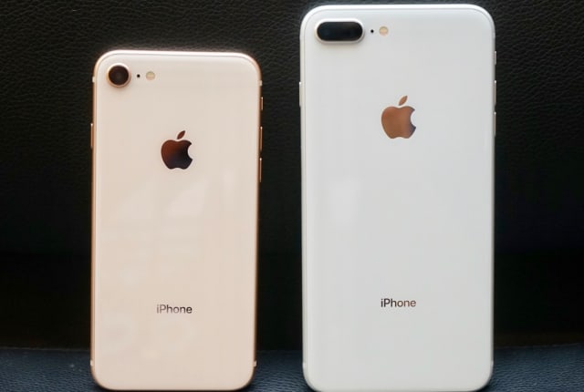 iPhone 8 / Plusは「すべらない」iPhoneに──ガラスの質感、カメラの進化をチェック