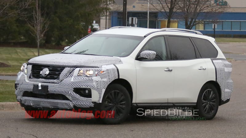 2017 Nissan Pathfinder drops camo to show facelift