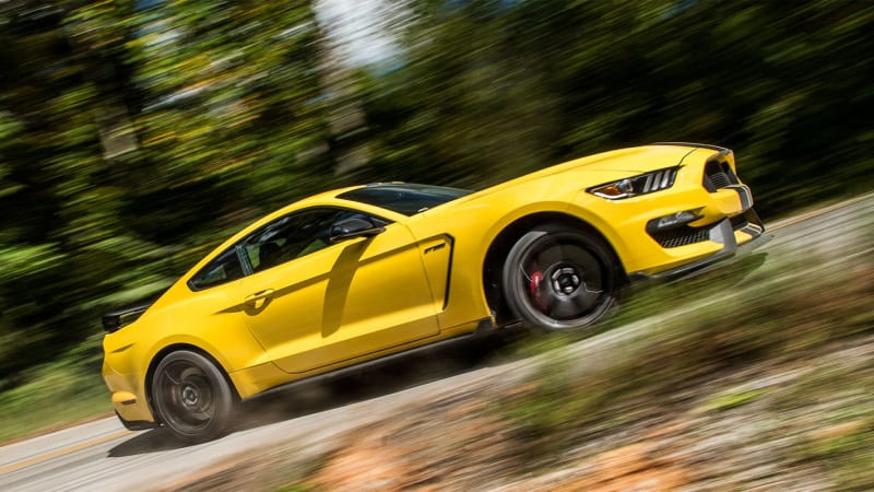 Ford Mustang Shelby GT350R named Road & Track Performance Car of the Year