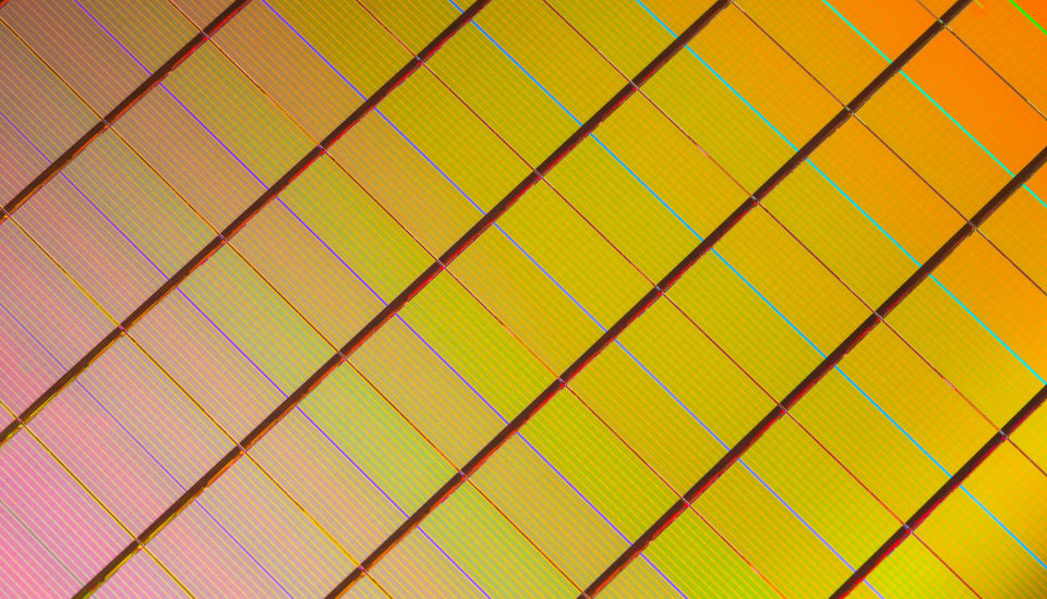 2303667_3D_XPoint_Wafer-Close-Up.jpg