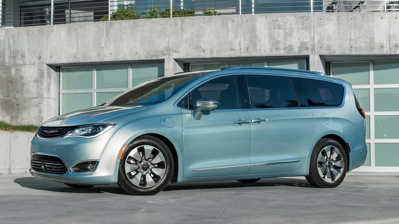 The minivan, reinvented 2017 Chrysler Pacifica Hybrid