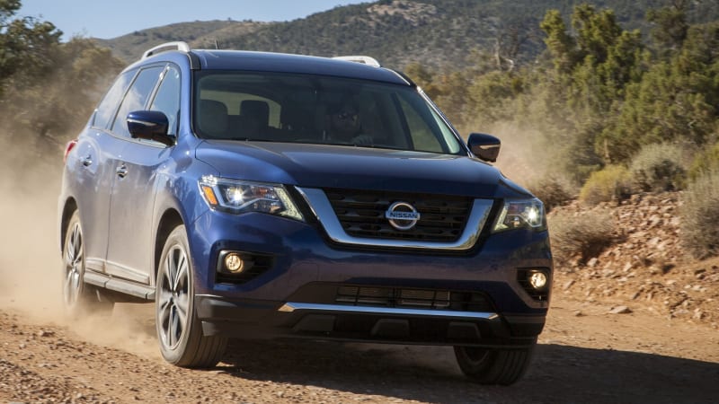 2017 Nissan Pathfinder refreshed with a masculine new face