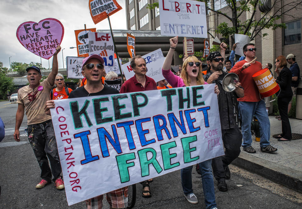 FCC approves net neutrality rules, reclassifies broadband as a utility