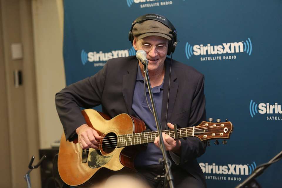SiriusXM will pay $210 million to use songs recorded before 1972
