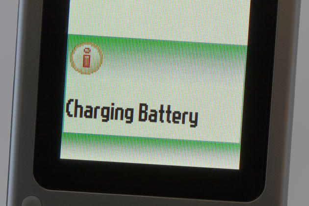 Stanford's aluminum battery fully charges in just one minute