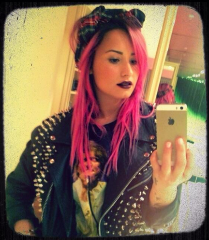 Demi Lovato Dyed Her Hair Pink, Shared Vacation Pics of Chichen Itza ...