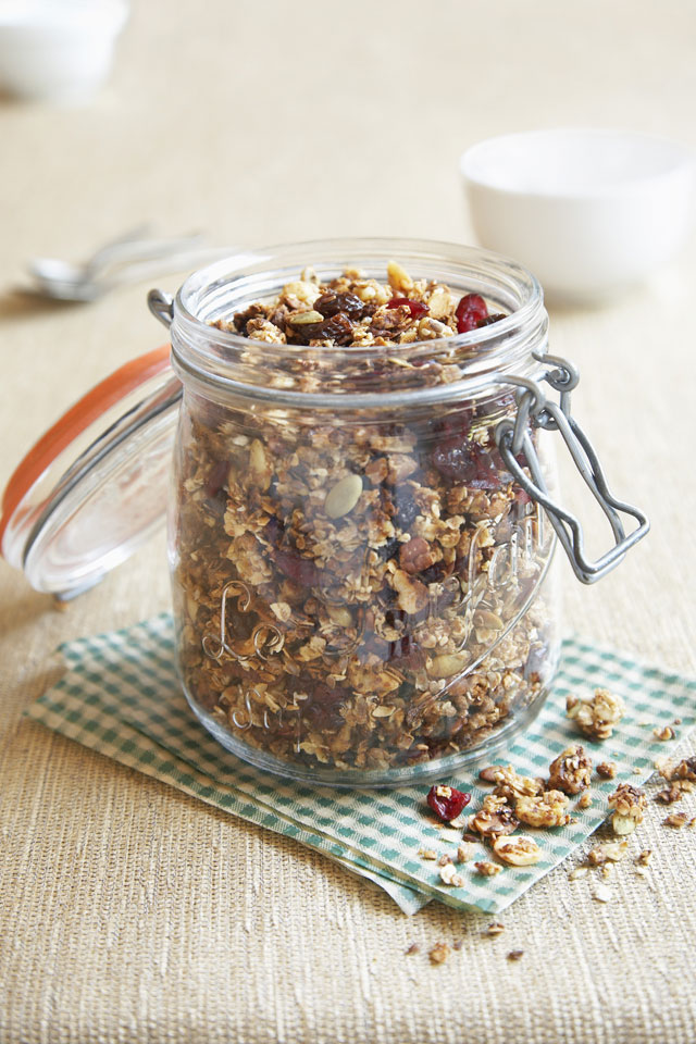 Superfood Granola Recipe: How To Make A Healthy Breakfast