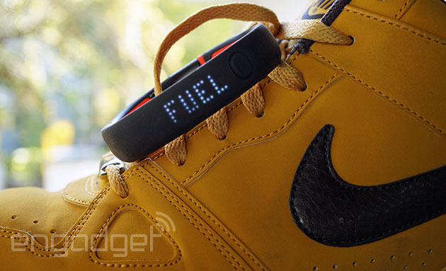 Nike FuelBand SE review: more social features, much longer battery |