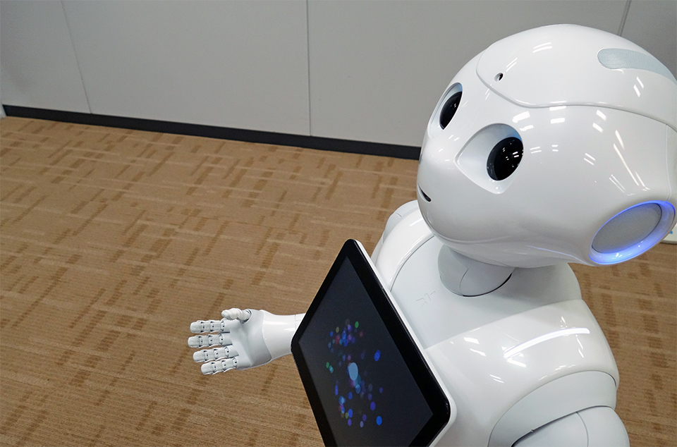 accelerator øjenvipper Danser Are you ready for your first home robot? Meet Pepper | Engadget