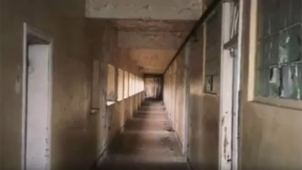 白衣の医者の幽霊が出る 廃墟となった病院の写真がネット上で話題に 動画 ガジェット通信 Getnews
