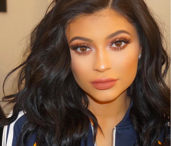 Kylie Jenner Cops to Having Eyelash Extensions and Then Changes Her ...