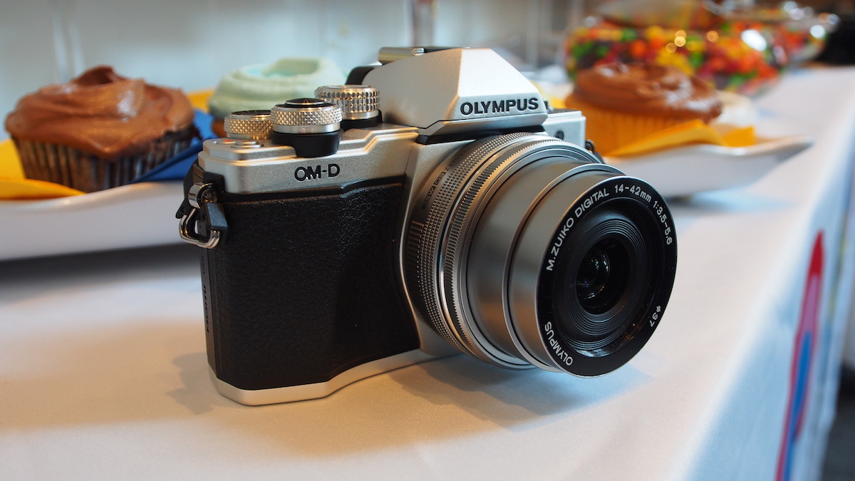 optie Omleiding klauw Olympus' E-M10 II mirrorless camera is small, but feature-packed | Engadget