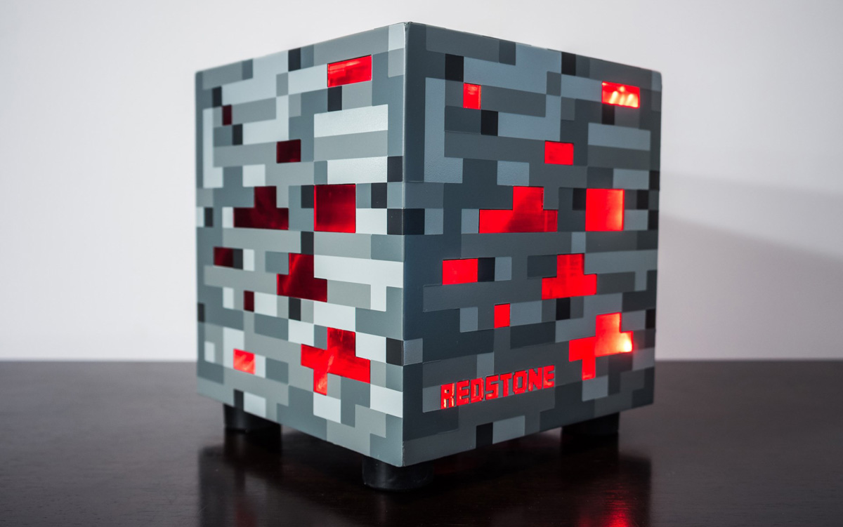 Spencer Kern's custom 'Minecraft' PC, Redstone