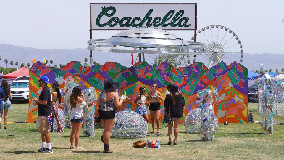 How I tried and failed to be social at Coachella - AIVAnet