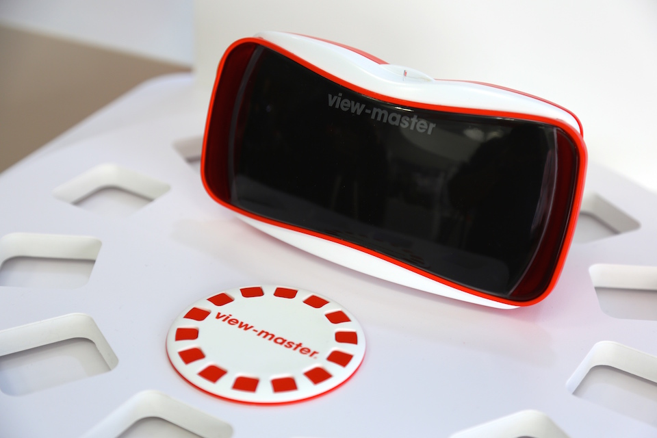 Kids will love the 21st century View-Master (but it made me dizzy)