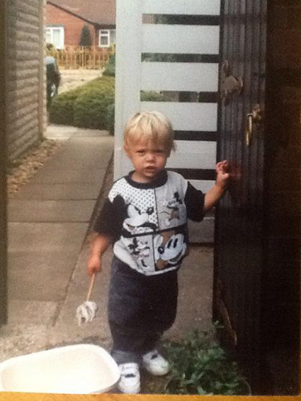 Harry Styles' Dad Posts Throwback Baby Harry Pic and It's Beyond Cute ...