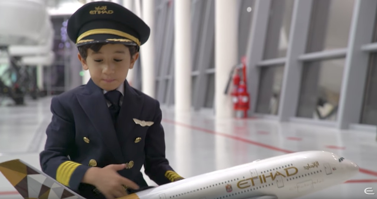 Rubicundo níquel Semejanza Este niño de 6 años podría ser perfectamente piloto de avión | Engadget