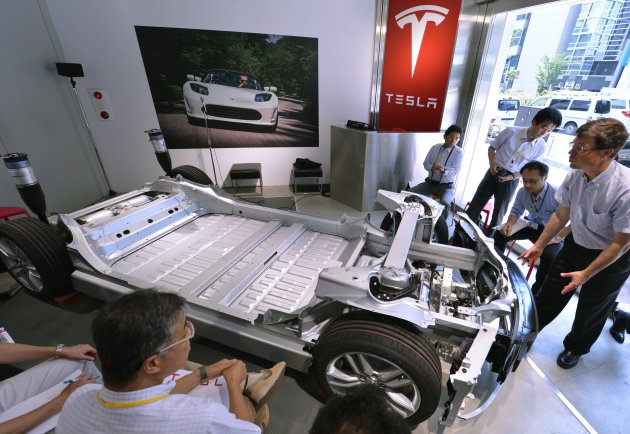 Tesla won't build more battery swap stations