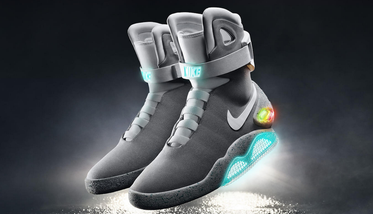 Departamento Restricción síndrome Nike's power-laced 'Back to the Future' shoes arrive in 2016 | Engadget