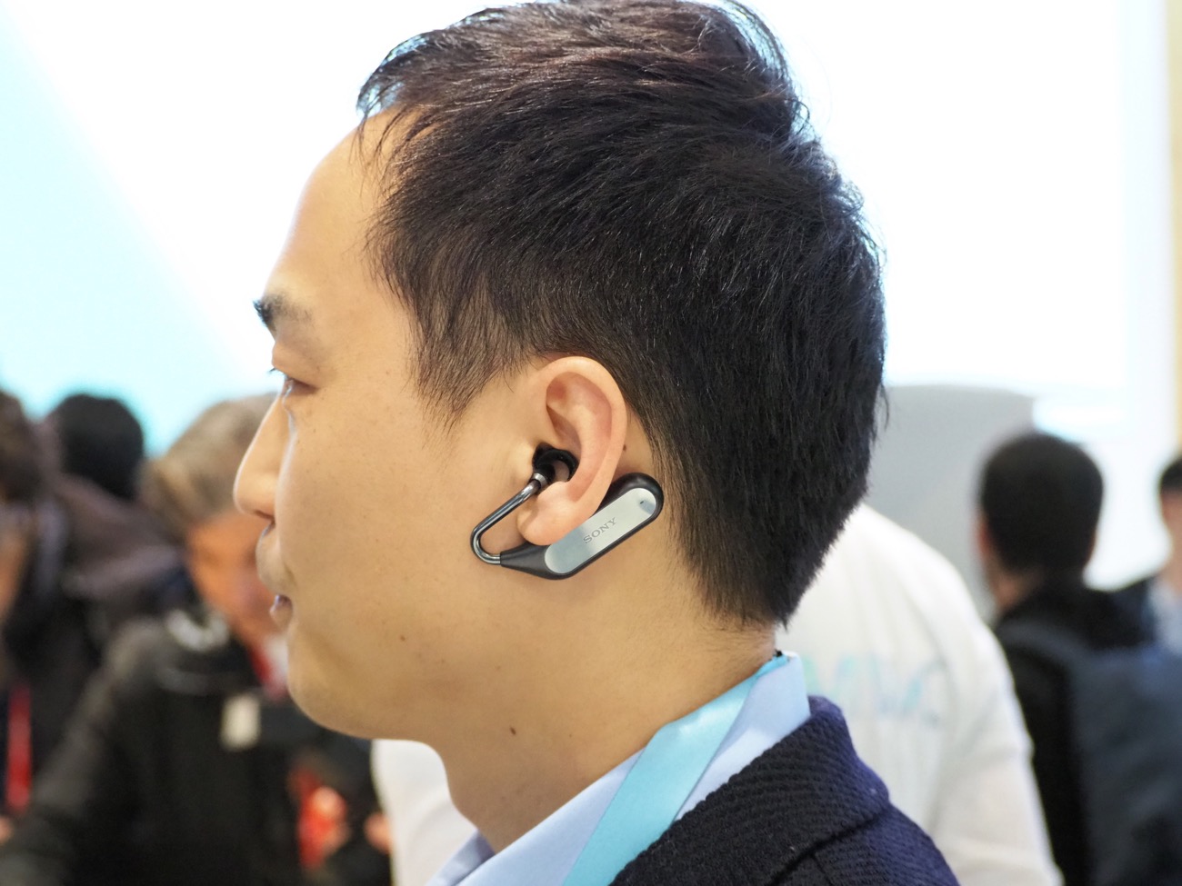 ソニーの左右独立スマートイヤホン Xperia Ear Duo 遮音性 ほぼゼロ の開放感が魅力 Engadget 日本版