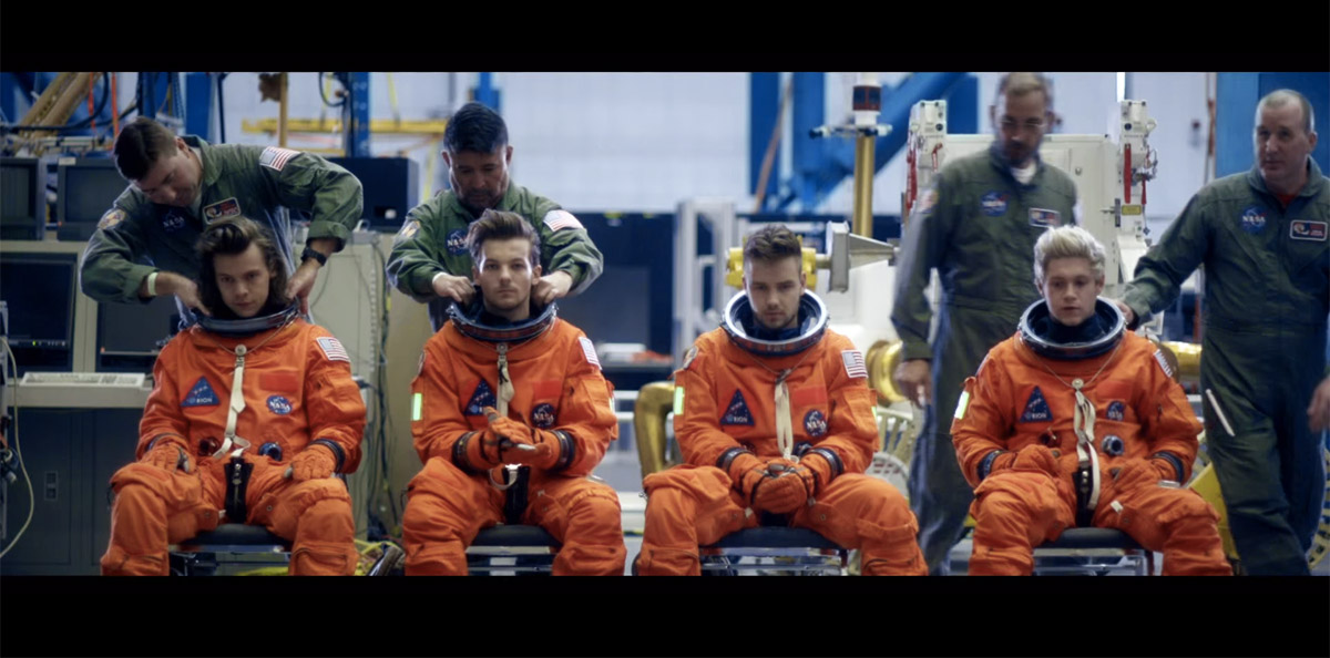 One Direction 去了 NASA 的基地拍 MV