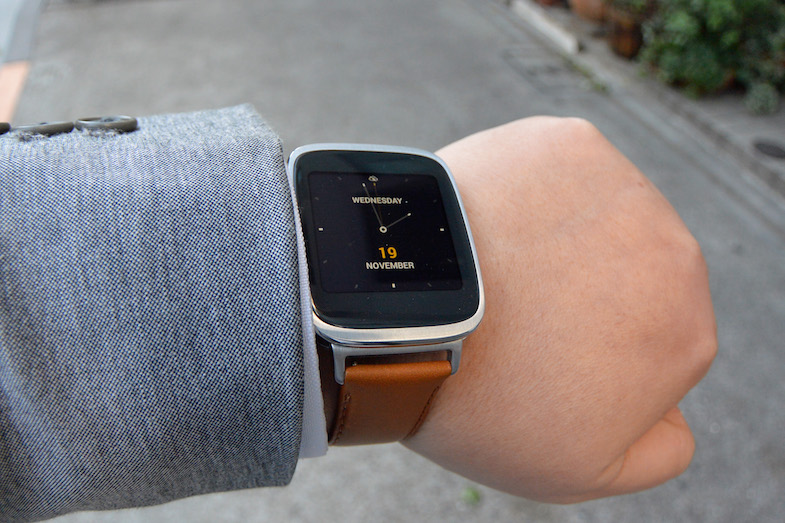 Asus Zenwatch レビュー 本革ベルト採用のすっきりスマートウォッチ 充実の独自アプリも紹介 Engadget 日本版