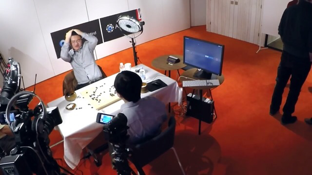 Googleの囲碁ai Alphago がプロ棋士に勝利 史上初の快挙 自己対局を機械学習して上達 Engadget 日本版