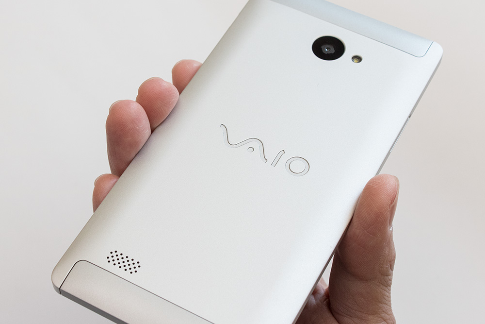 Vaio製win 10 Mobileスマホ Vaio Phone Biz がついに発売 外装や安曇野finishのこだわりに注目 Engadget 日本版