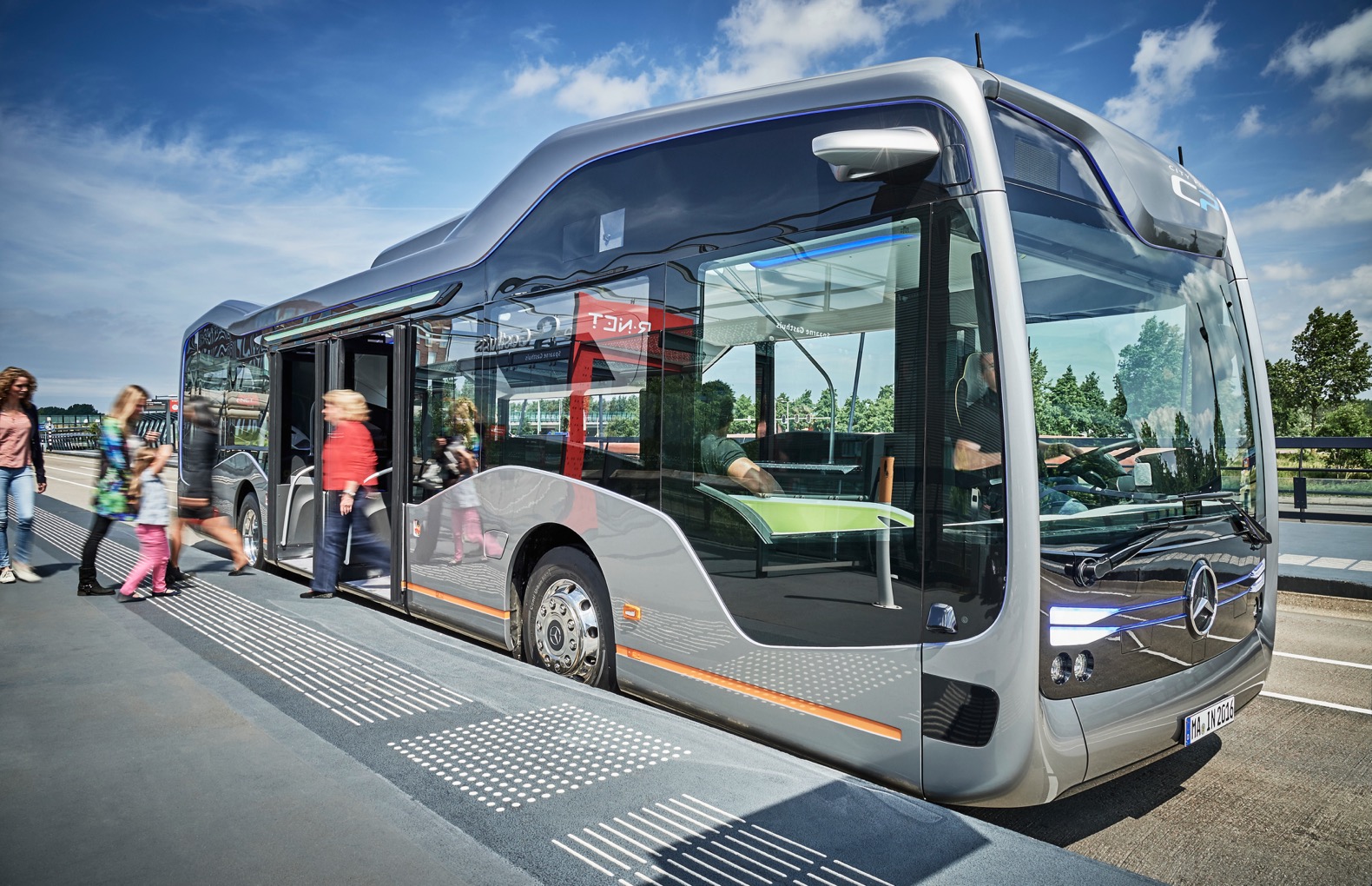 Six futuristic designs that will change public transportation | Engadget