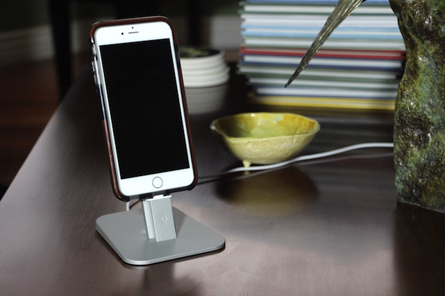 Twelve South HiRise Deluxe Charging Stand