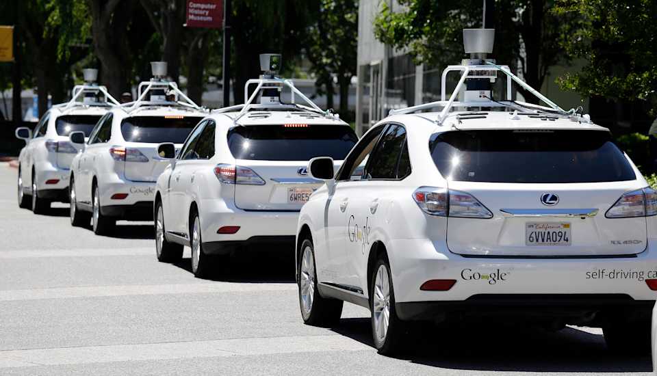 Google 的自動駕汽車原來不懂應付會玩花式的自行車啊