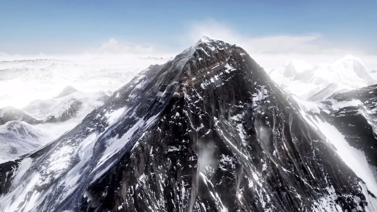 Everest VR - picture of a very realistic-looking CGI mountain peak